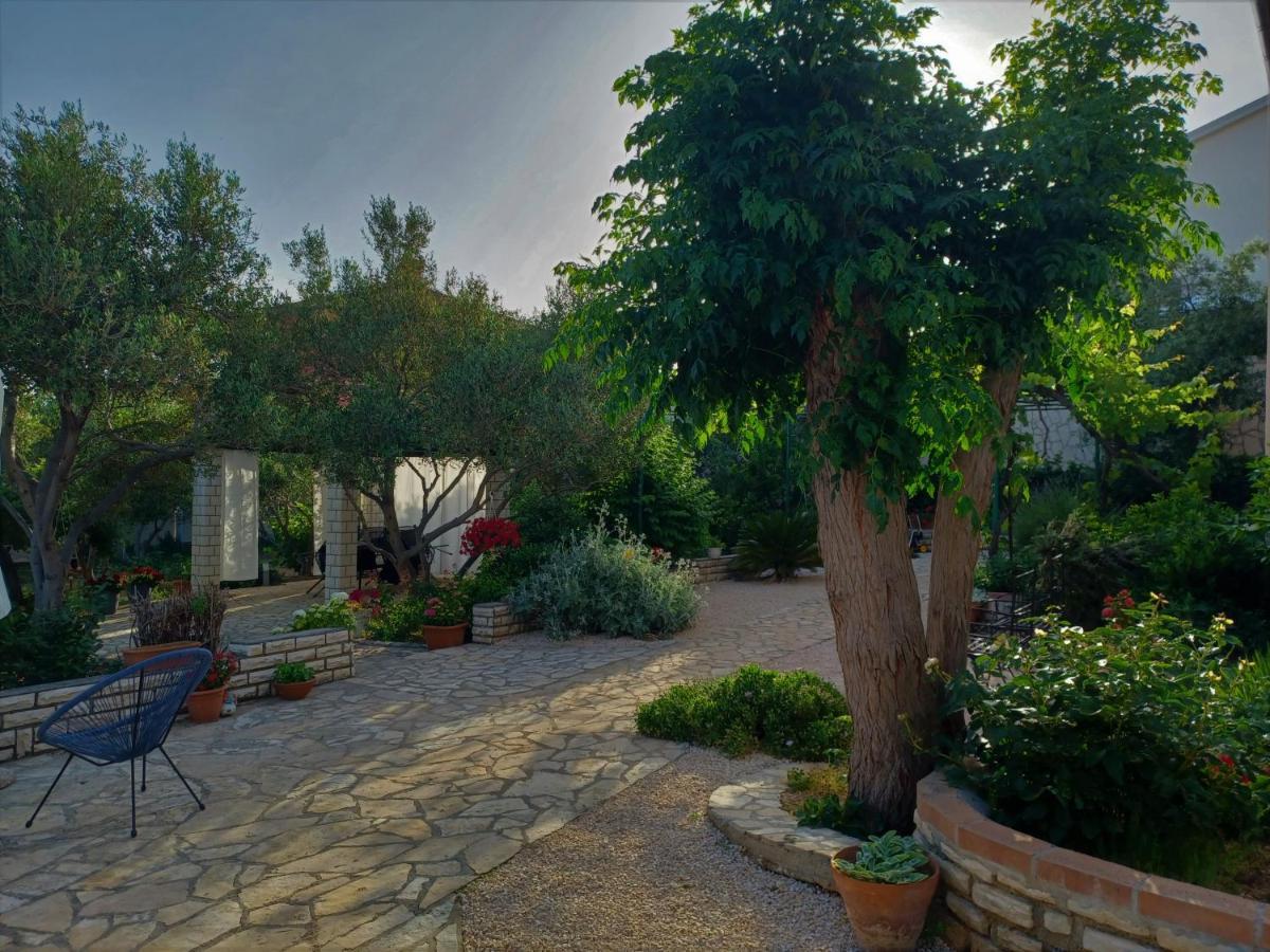 Apartmani Milena Barbat na Rabu Exterior photo