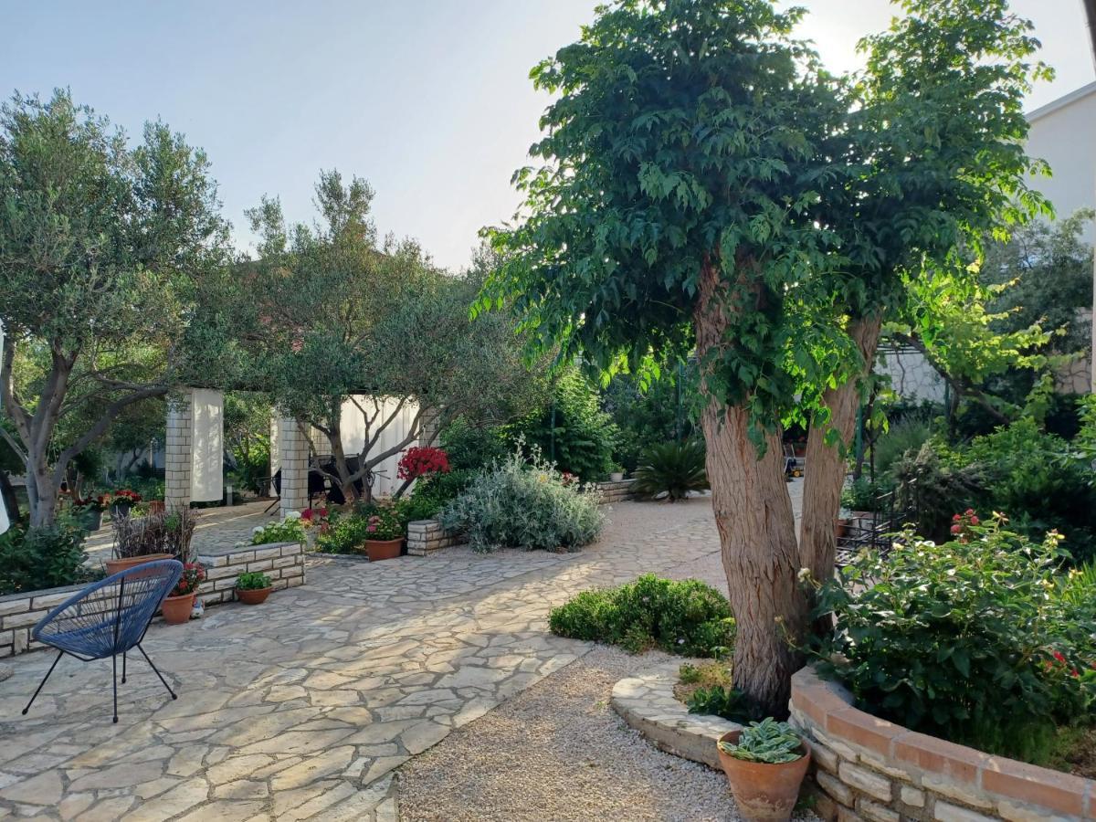 Apartmani Milena Barbat na Rabu Exterior photo